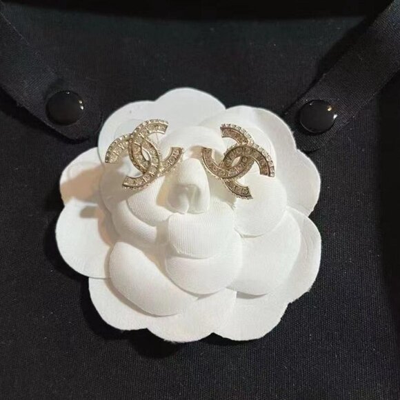 Chanel gold double C earrings - Picture 2 of 6